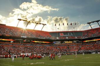 Canes_sunlife_stadium_crop_north
