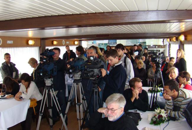 Presser_crop_north