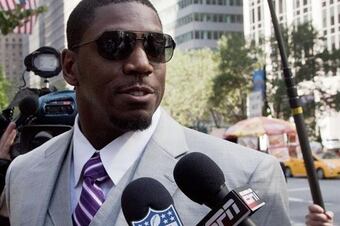 Jonathan_vilma_ap12061811766_620x350_crop_north