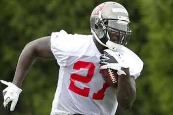 Bucs' Ballcarriers Buying into High-and-Tight Approach