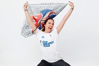 Melaniechisholmmelcwiththeofficialnextteamgbscarf_crop_north