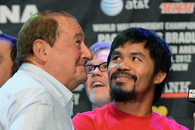 Mayweather vs. Pacquiao: Manny Pacquiao, Arum Talk Mayweather Fight over Dinner