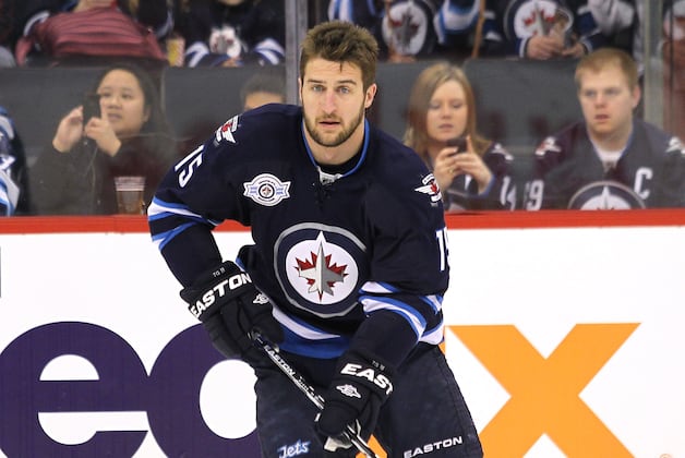Penguins Sign Forward Tanner Glass