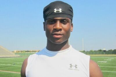 Notre Dame Football: Kinlaw Injures Ankle