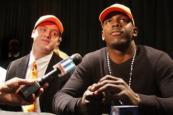Signingday2_crop_north