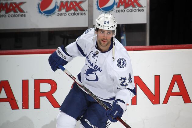Penguins Sign Forward Trevor Smith