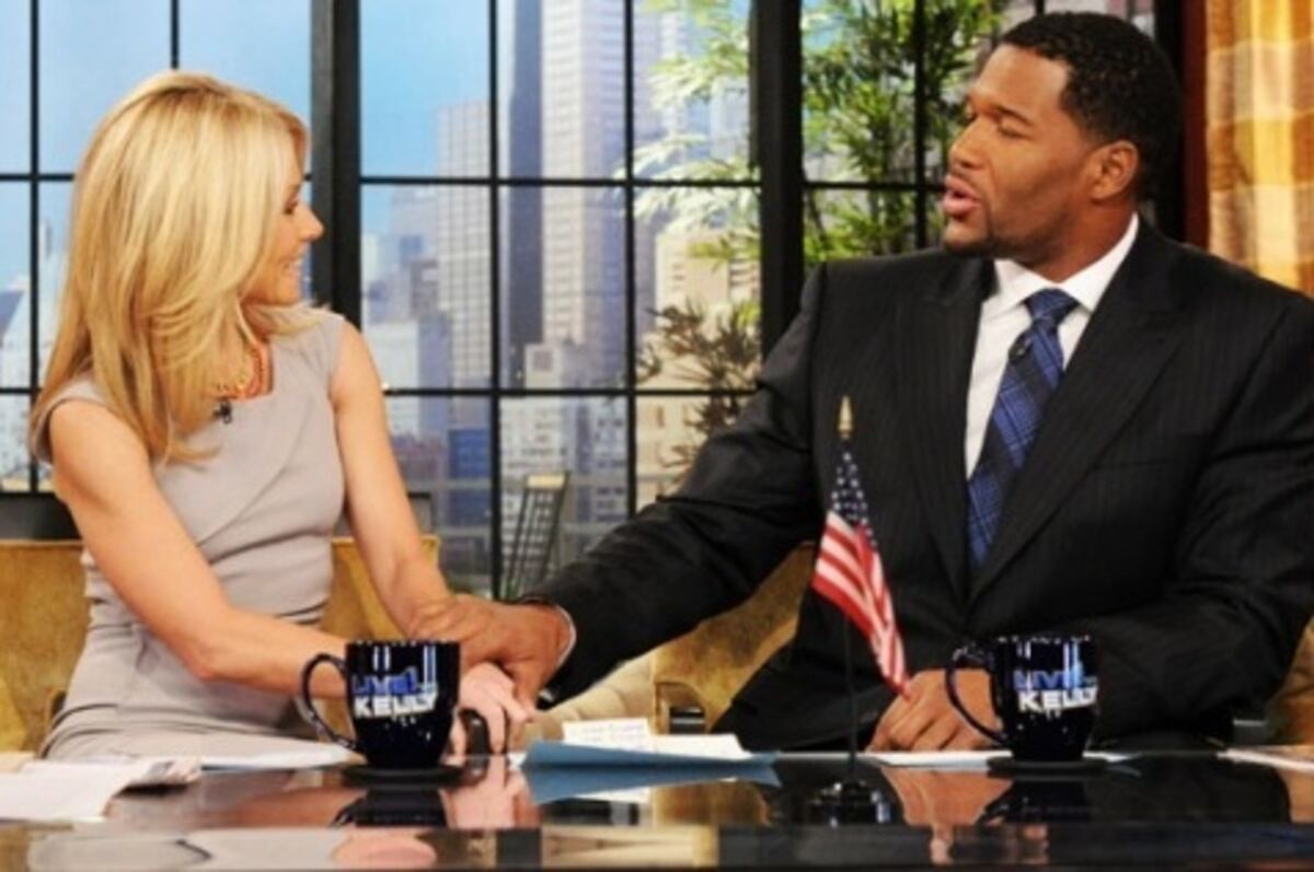 Michael Strahan Reportedly Among Finalists for Live! with Kelly Gig | Bleacher Report