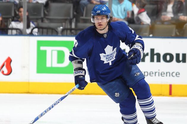Bruins Sign Garnet Exelby, Lane MacDermid to One-Year Deals