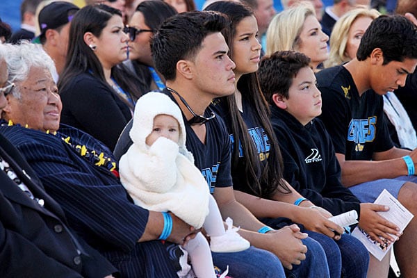 Family Releases Seau's Brain Tissue for Study by National Institutes of Health
