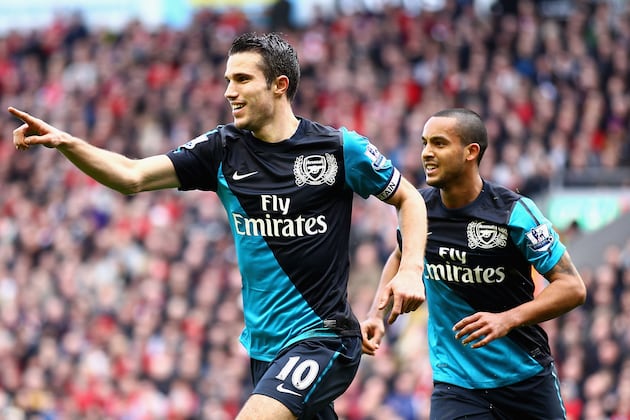 Arsenal Transfers: Robin Van Persie's Going, How About Theo Walcott?