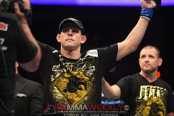 Joe-lauzon-ufc-136-1_crop_north