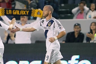 Norwegian club Valerenga have given LA Galaxy forward Chad Barrett a one-week trial.