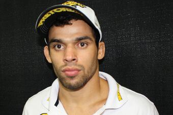 Renan-barao-9_original_crop_north