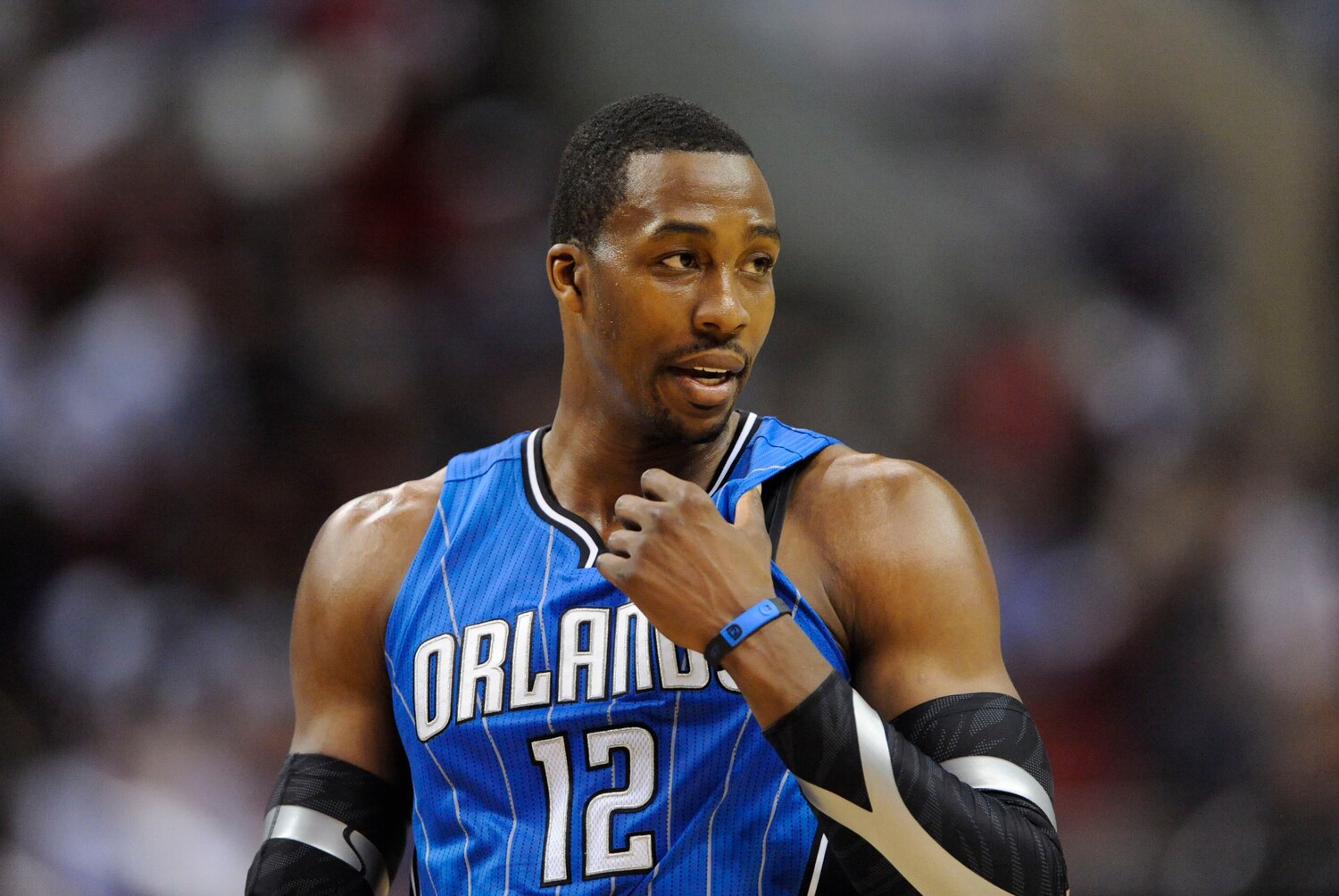 Lakers trade options for howard