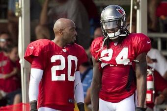 Temp120806_mm_tc_0492--nfl_mezz_1280_1024_crop_north