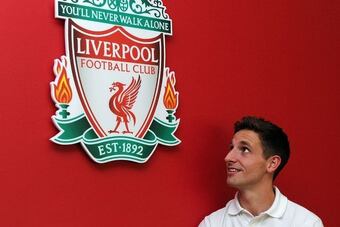 Joeallensignsforliverpoolfc_original_crop_north