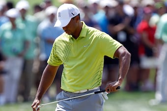 Tiger is muttering after another 3-putt bogey at No. 14