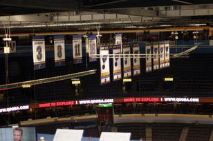 Bluesbanners_crop_north