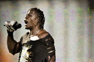 R-truth_2010_tribute_to_the_troops_2_crop_north