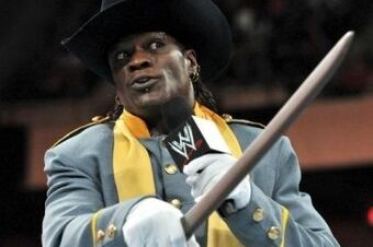 R-truth-in-civil-war-clothes_crop_exact