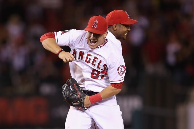 Mike Trout Is First Player to Reach 10 WAR Since Barry Bonds