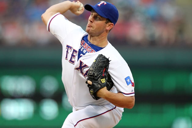 Roy Oswalt Hopes to Throw Thursday