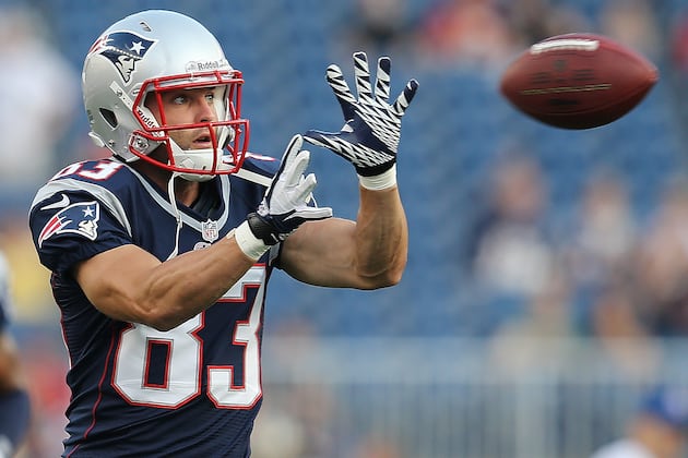 Welker Passes Troy Brown to Become Patriots All-Time Receptions Leader