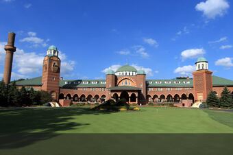 Medinah-clubhouse-2011-622x350_crop_north