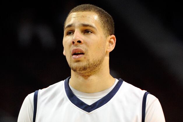 Knicks Give Shot to Mychel Thompson