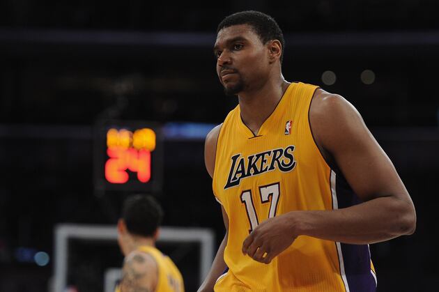 Wright: Bynum Better Than Dwight Howard