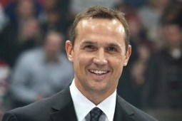 Steve-yzerman-2_crop_north