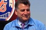 Keith Hernandez Shaves Iconic 'Stache for Charity