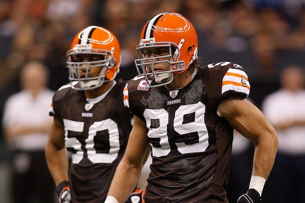 Cleveland Browns' Scott Fujita meets with Roger Goodell