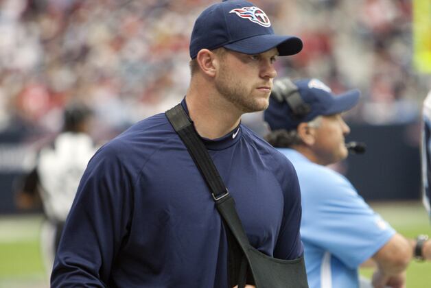 Tennessee Titans' Jake Locker Day-to-Day with Shoulder Injury
