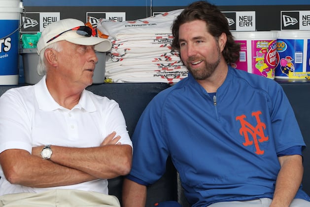 Dickey Can Put Capper on Cy Résumé