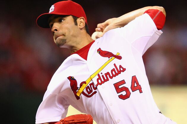 Cards Stop Reds to Clinch Tie for 2nd Wild Card