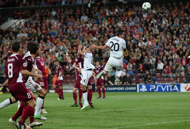 RvP scores United's first with his shoulder.