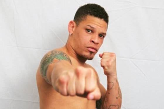 Orlando Cruz becomes boxing's first openly gay man