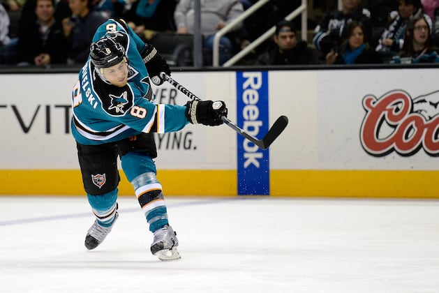 Pavelski Signs with KHL Team