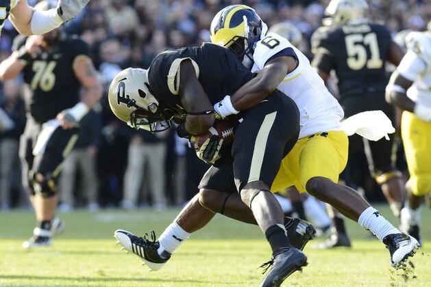 Raymon Taylor Puts Michigan Defense on the Board