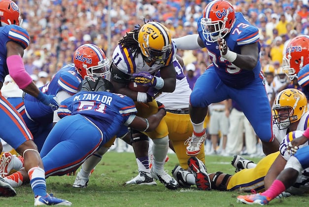 LSU Offense Is Stuck in Reverse Against Florida