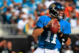 Blaine Gabbert has converted three big third down throws early in the game against the Bears.