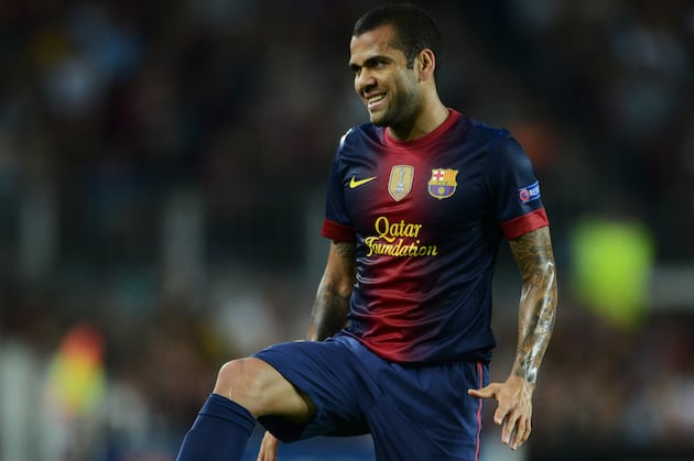 Barcelona Defender Dani Alves out 3 Weeks with Thigh Injury