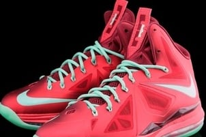 Nike LeBron X 'Christmas'