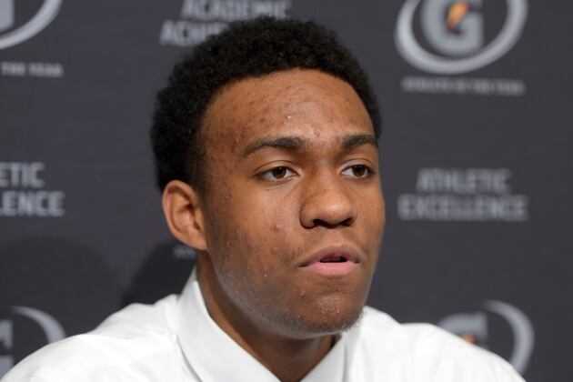 Nation's Top Hoops Recruit Jabari Parker Has Gators in Final Five