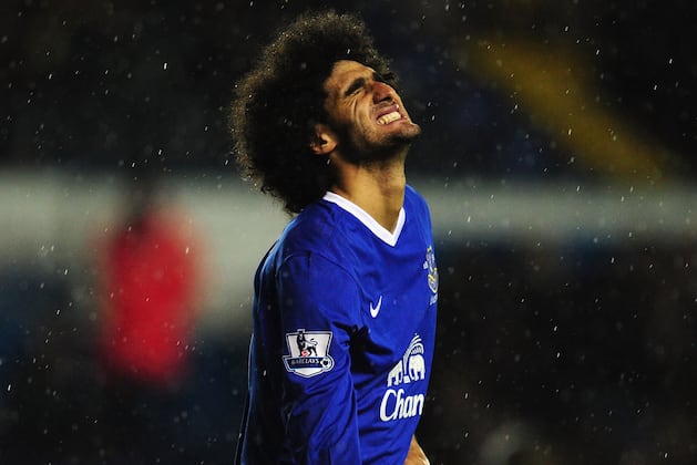 Everton Midfielder Fellaini out for Three Weeks with Knee Injury