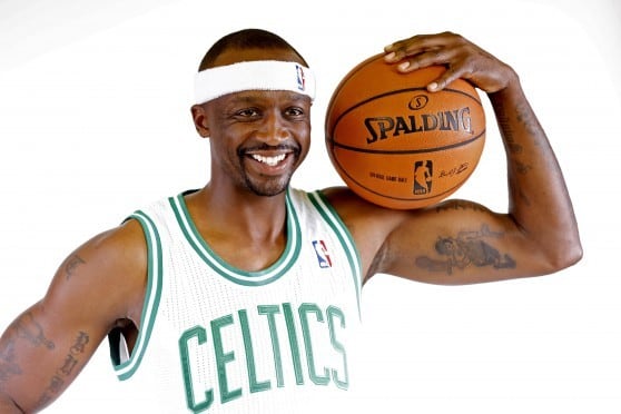Video: Jason Terry Just Asks Random People for Autographs