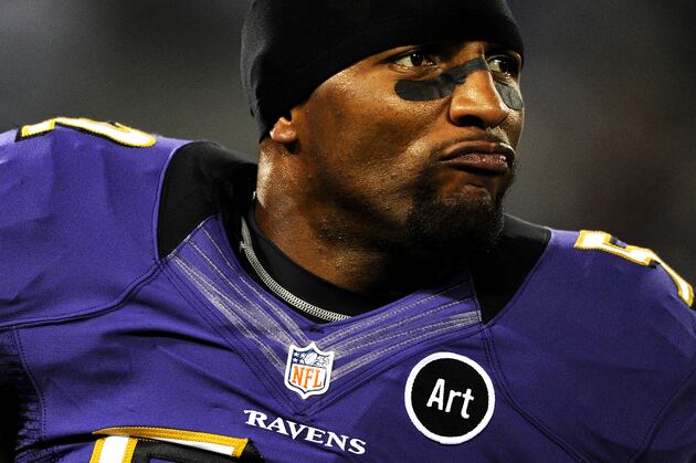 Two SI.com Writers Concerned About Ray Lewis in Run Defense