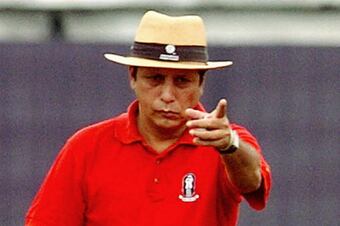 Nadir-shah-umpire_2842546_original_crop_north