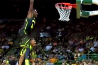 Brittney Griner Does a Near-360 Jam in Baylor's Dunk Contest